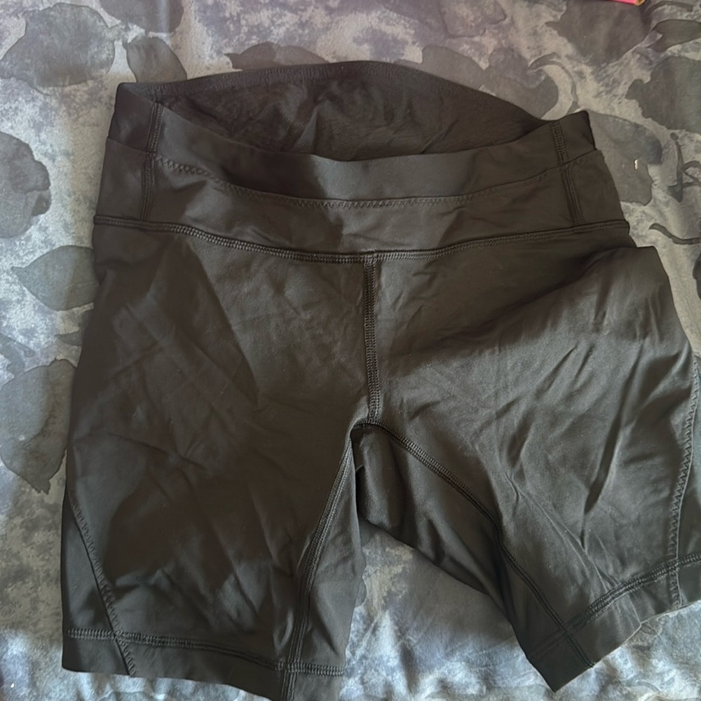 Lululemon shorts size 4